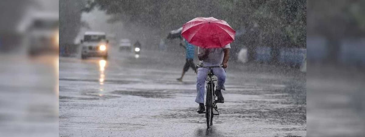 ප්‍රදේශ රැසකට පස්වරුවේ තද වැසි සමග ප්‍රබල අකුණු..