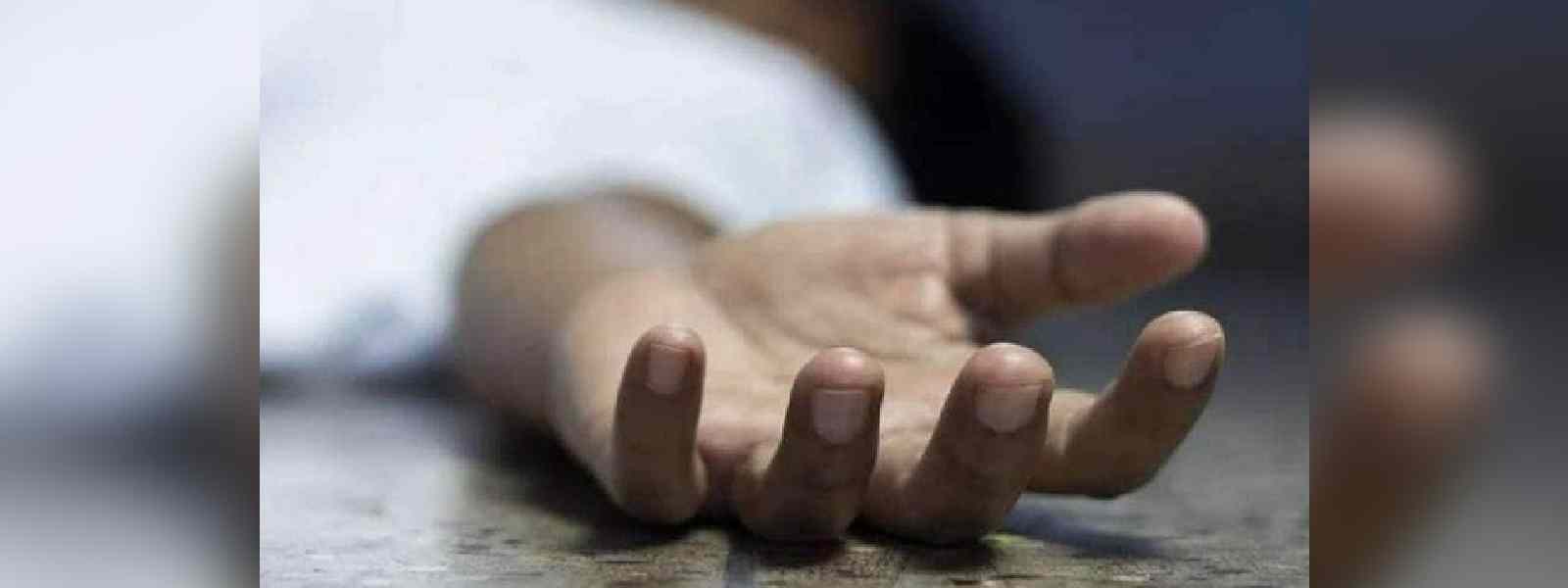 දුම්රියේ ගැටීමෙන් දුම්රිය කාර්ය සහයකයෙකු මරුට