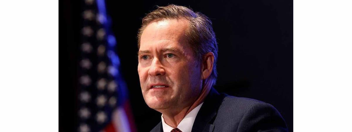 අමෙරිකානු ජාතික ආරක්ෂක උපදේශක මයිකල් වෝල්ට්ස් ඉල්ලා අස්වෙයි