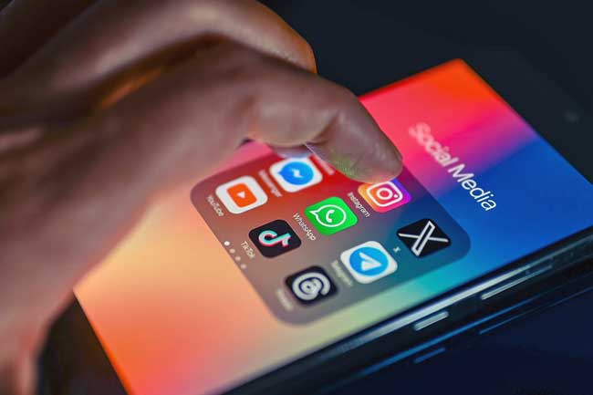 WhatsApp ඇතුළු සමාජ මාධ්‍යජාල ඔස්සේ ලැබෙන පණිවුඩ ගැන ප්‍රවේසමෙන්