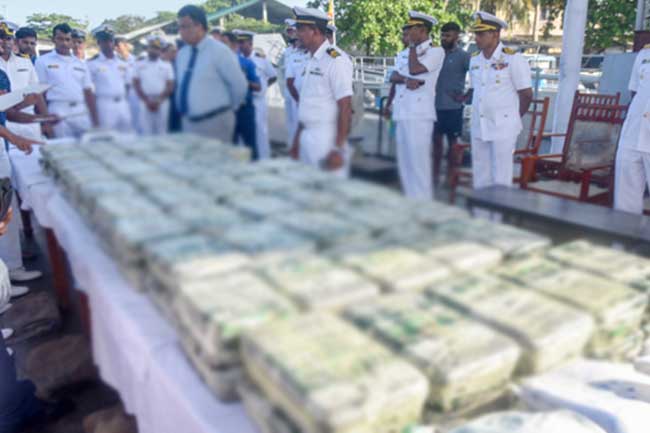 රුපියල් බිලියන 28ක මත්ද්‍රව්‍ය හා මත්පෙති නාවික හමුදා භාරයට