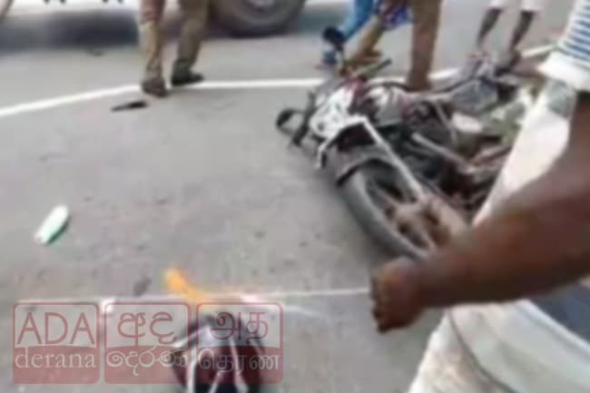 බස් - යතුරුපැදි අනතුරින් 21 හැවිරිදි තරුණයෙක් ජීවිතක්ෂයට