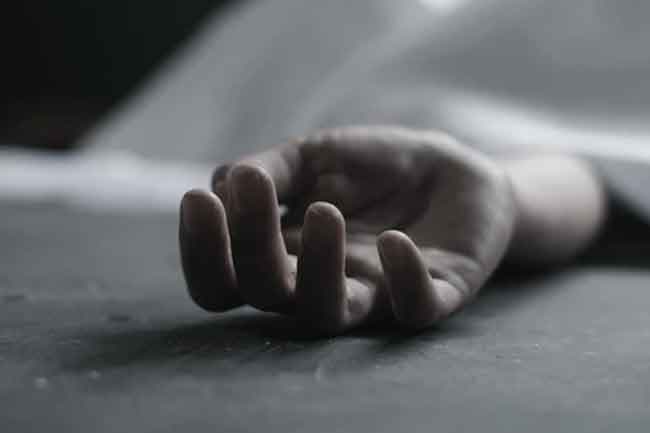 මවට සහ දියණියට තියුණු ආයුධ ප්‍රහාරයක්