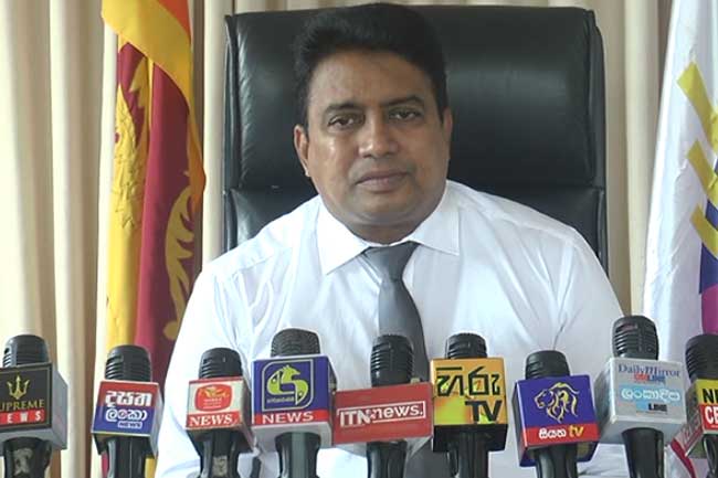 නිල ඡන්ද දැන්වීම් පත්‍රිකා සියයට 30ක් බෙදා අවසන්