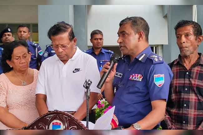 බංග්ලාදේශ කප්පම් කල්ලියක් ලාංකිකයන් තිදෙනෙකු පැහැරගනියි