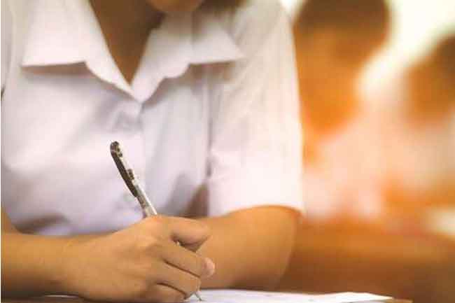 දිවයිනේ පළමු තැන හිමිකරගත් උසස් පෙළ විශිෂ්ටයින් මෙන්න