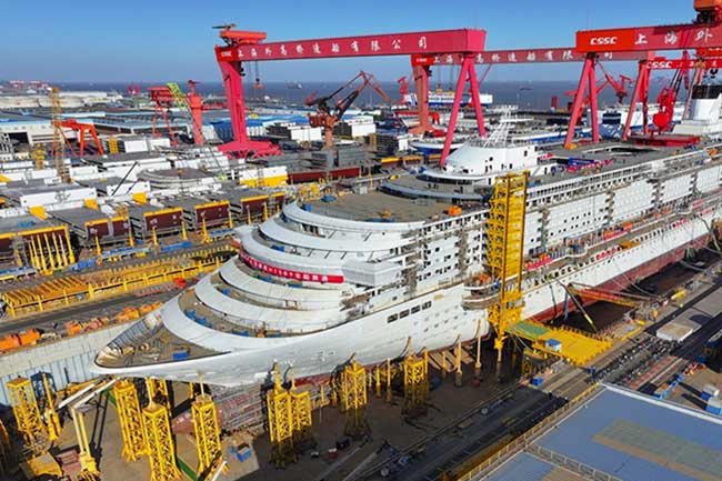 ඇඩෝරා ෆ්ලෝරා සිටි නෞකාවේ නිෂ්පාදන කටයුතු අවසන් අදියරේ